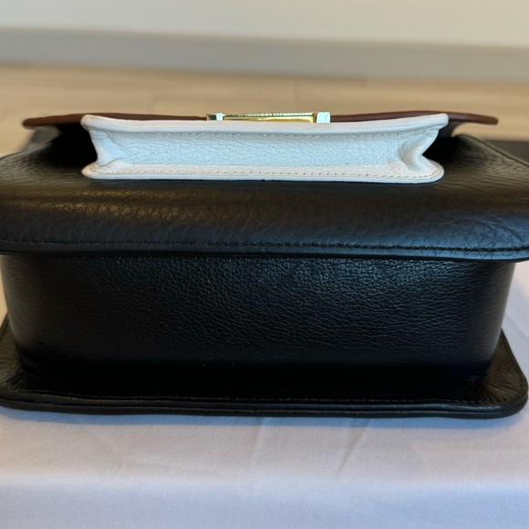 Gigi New York Abigail crossbody. Very lightly used with no wear. - Picture 6 of 13